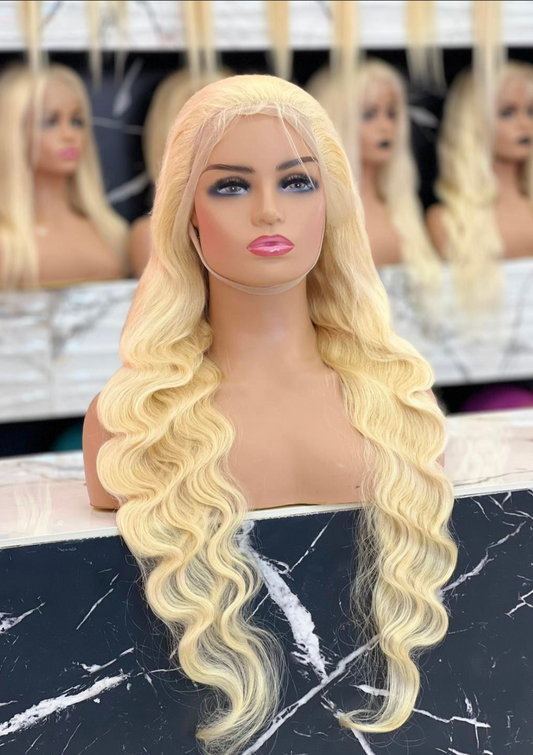 Body Wave Frontal Lace Wig (Blonde)